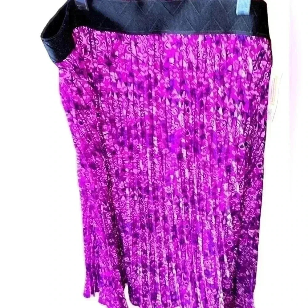 Lularoe XL purple geometric Floral Jill pleated midi skirt‎ . NWT. Black band .